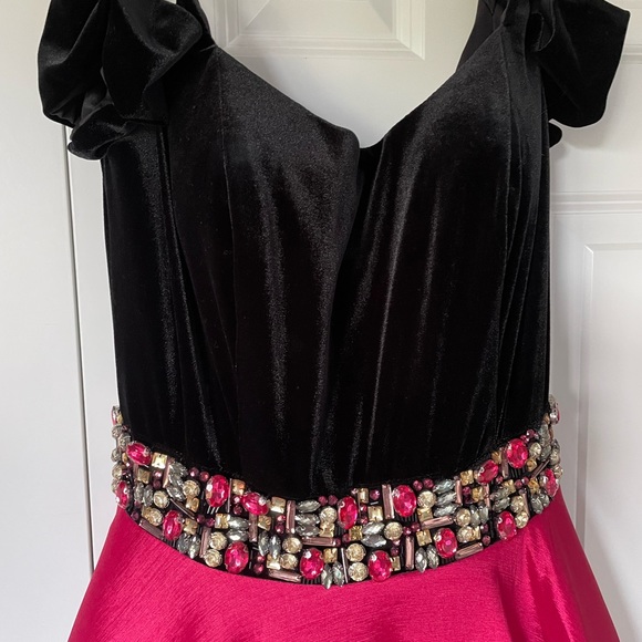 MAC DUGGAL BALL GOWN/EVENING - Picture 2 of 10